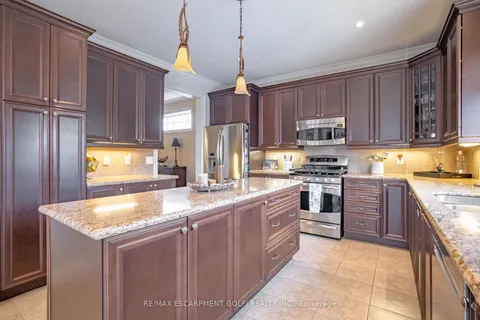 54 Las Rd, West Lincoln, ON L0R 2A0