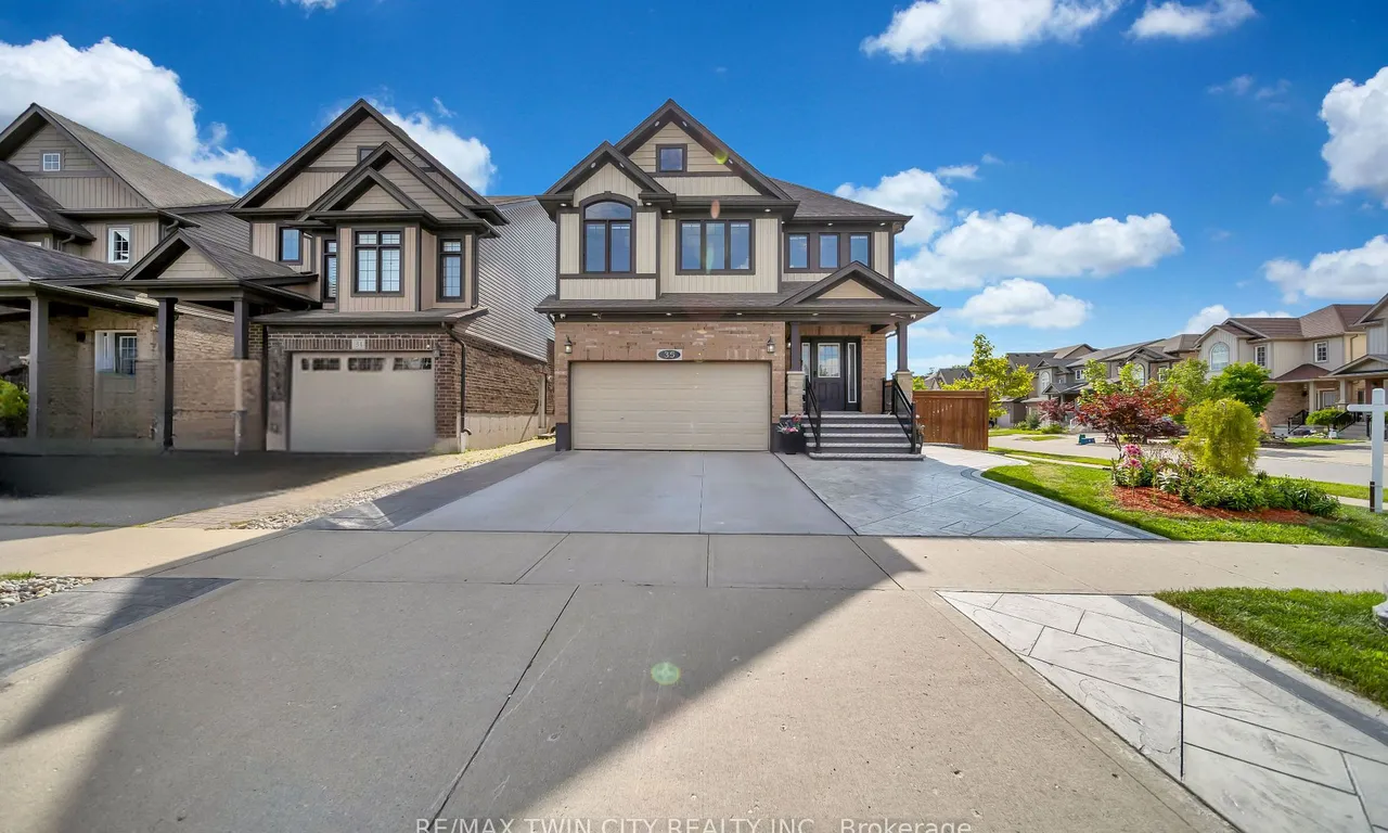 35 Martinwood St, Kitchener, ON N2P 0B3