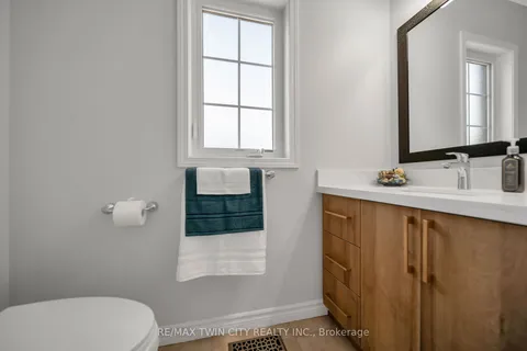 35 Martinwood St, Kitchener, ON N2P 0B3