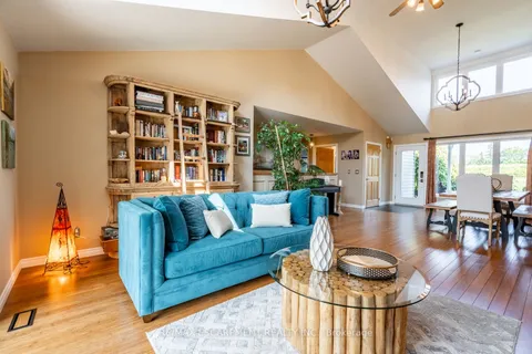 399 OLD BROCK Rd, Hamilton, ON L9H 5J1