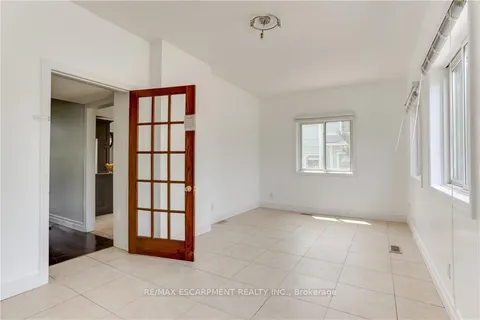 38 Grosvenor St, London, ON N6A 1Y5