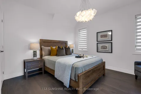 18 Legacy Lane, Hamilton, ON L9G 0G2
