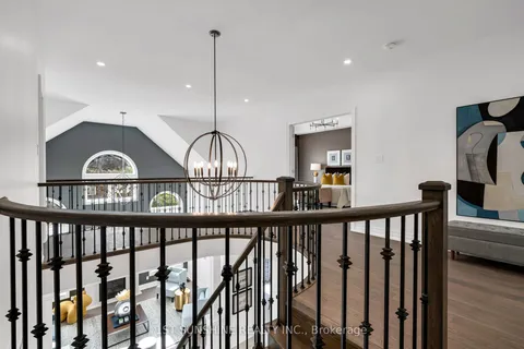 18 Legacy Lane, Hamilton, ON L9G 0G2