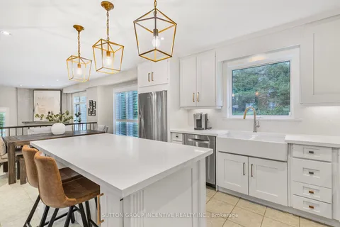 25 Silver Crt, Hamilton, ON L8B 0H9