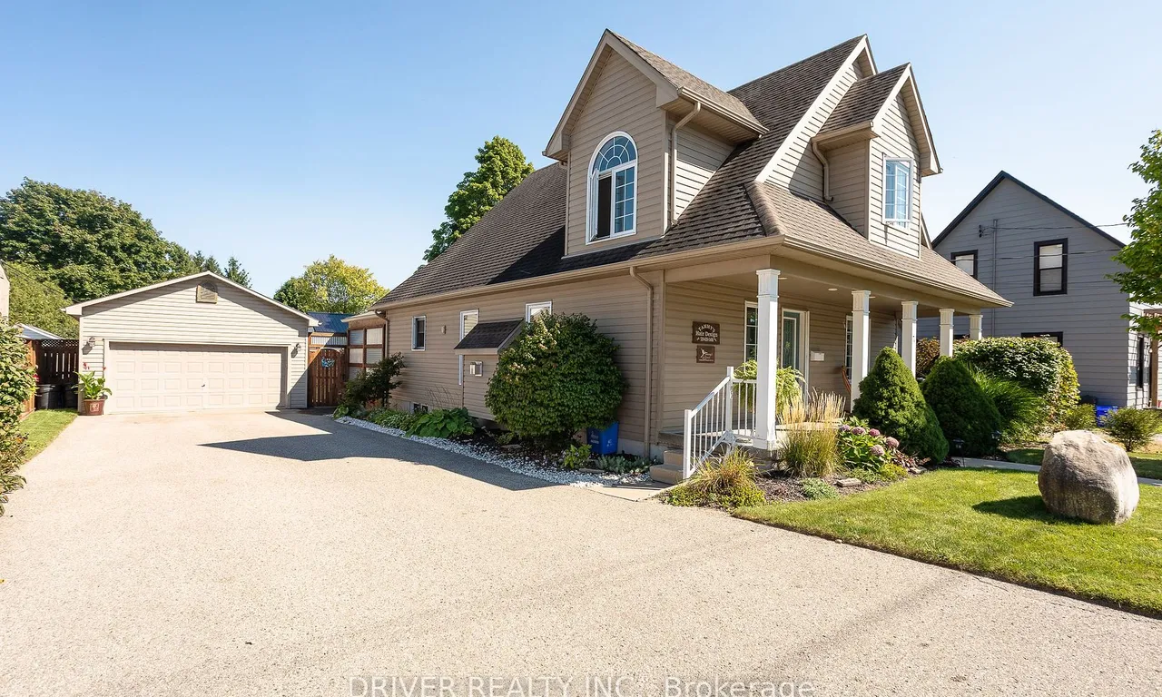 71 Queen St, Aylmer, ON N5H 1Z4