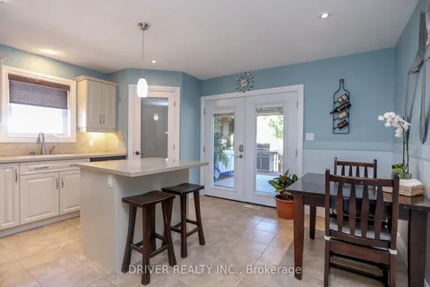 71 Queen St, Aylmer, ON N5H 1Z4