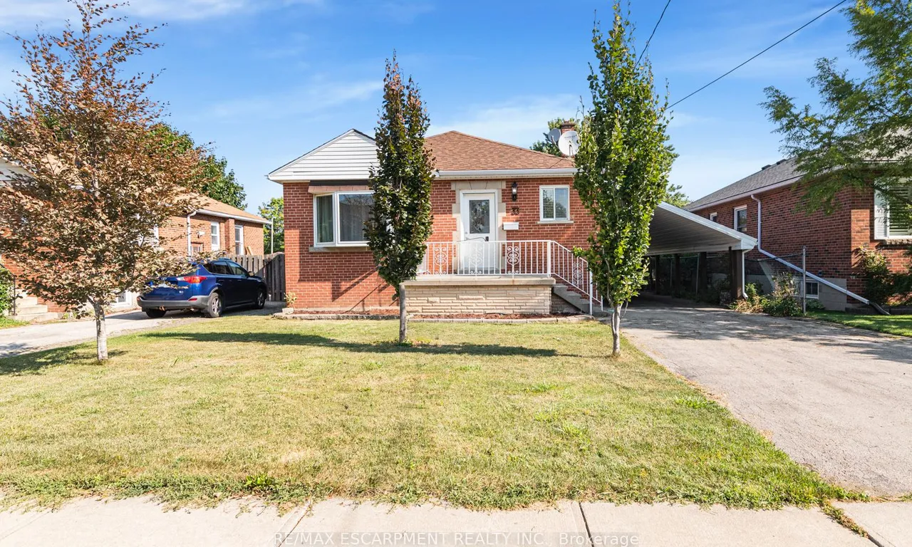 33 Alderney Ave, Hamilton, ON L9A 2A6