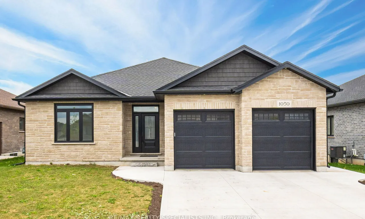 1050 Kincaid St, North Perth, ON N4W 0J8