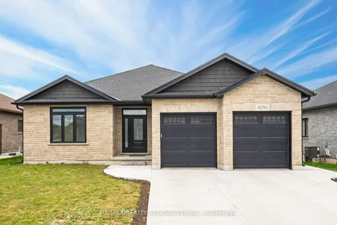 1050 Kincaid St, North Perth, ON N4W 0J8