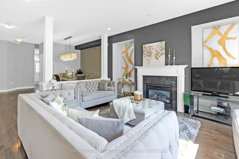 107 Vinton Rd, Hamilton, ON L9K 0G6