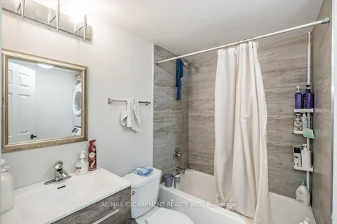 397 East 28th St, Hamilton, ON L8V 3J9