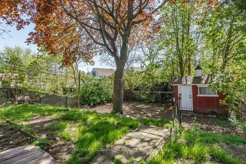 397 East 28th St, Hamilton, ON L8V 3J9