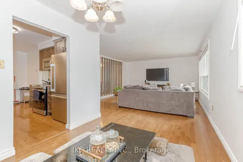 79 Ann St, Hamilton, ON L9H 5R2