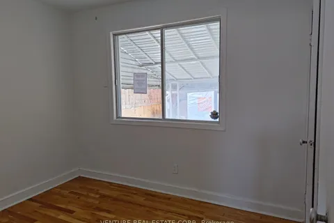 2647 Ayers Ave, Ottawa, ON K1V 7W7