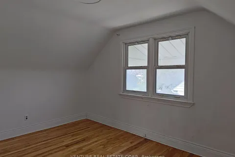 2647 Ayers Ave, Ottawa, ON K1V 7W7