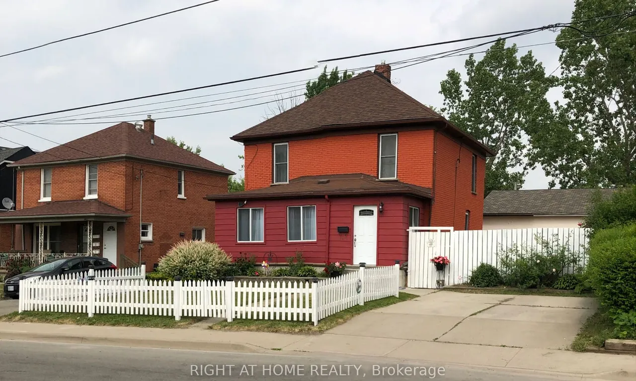 4472 Second Ave, Niagara Falls, ON L2E 4H2