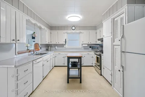 396 Helena St, Fort Erie, ON L2A 4J9