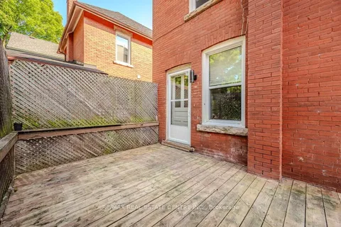 145 Arthur St, Guelph, ON N1E 4V4