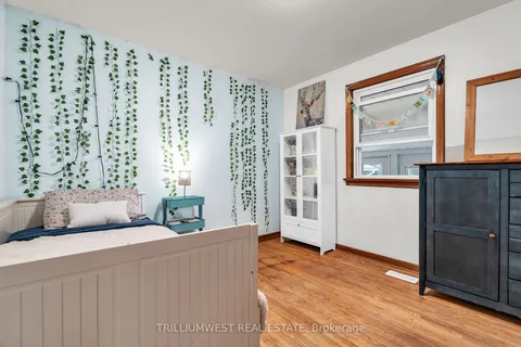 11 Cadillac Dr, Guelph, ON N1E 2B4