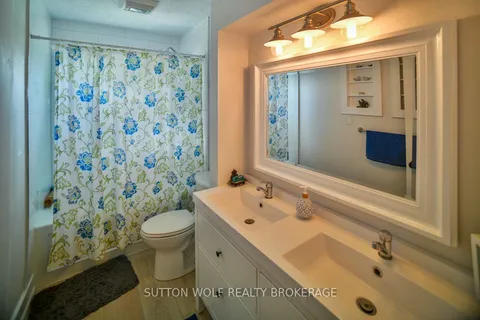 1471 Longwoods Rd, Southwest Middlesex, ON N0L 2N0