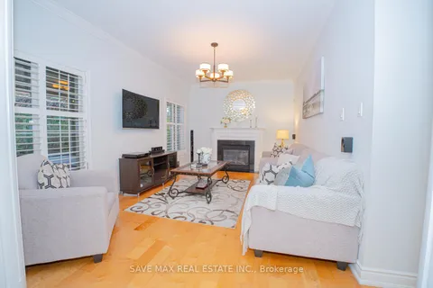 50 Islandview Way, Hamilton, ON L8E 6C1