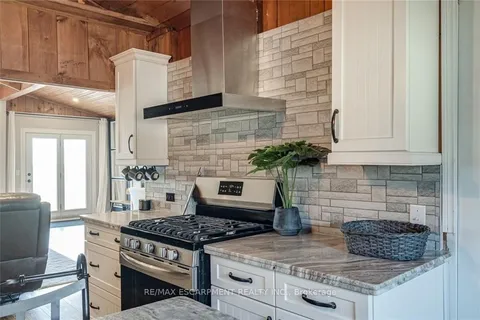 71 Lakeshore Rd, Haldimand, ON N0A 1P0