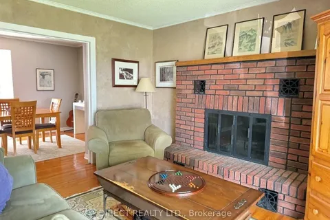 49 Plaza Sq, Belleville, ON K8N 4J2