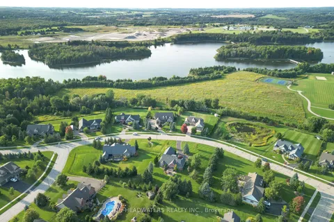 14 Blue Heron Dr, Mono, ON L9W 5K6