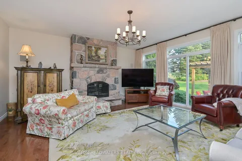 14 Blue Heron Dr, Mono, ON L9W 5K6