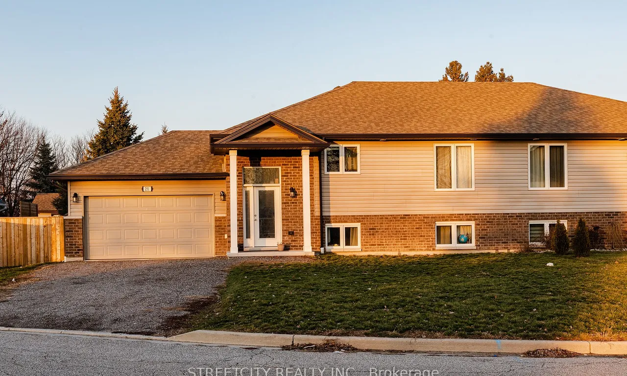 251 Jewel St, LaSalle, ON N9J 3X4