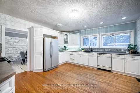 226 Angeline St, Kawartha Lakes, ON K9V 5E9