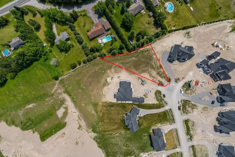 15 Horizon Crt, Kawartha Lakes, ON L0A 1A0