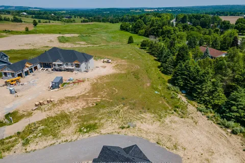 15 Horizon Crt, Kawartha Lakes, ON L0A 1A0