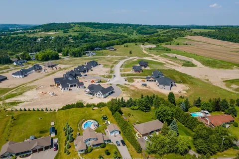 15 Horizon Crt, Kawartha Lakes, ON L0A 1A0