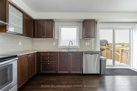 8455 Elderberry Dr, Niagara Falls, ON L2H 0K6