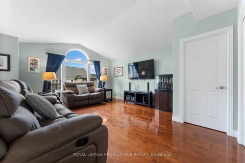 17 Ward Dr, Brighton, ON K0K 1H0
