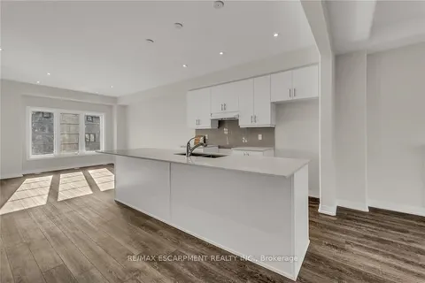 187 Wilson St, Hamilton, ON L9G 0J3