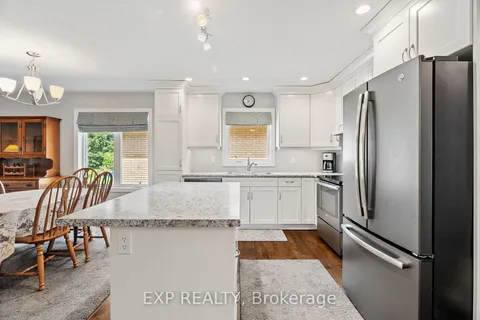 295 Station St, North Middlesex, ON N0M 2K0