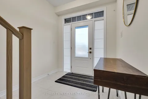 100 Hollywood Crt, Cambridge, ON N1R 0C5