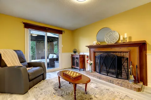 228 Rosebank Pl, Kitchener, ON N2E 2R8