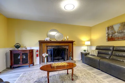 228 Rosebank Pl, Kitchener, ON N2E 2R8