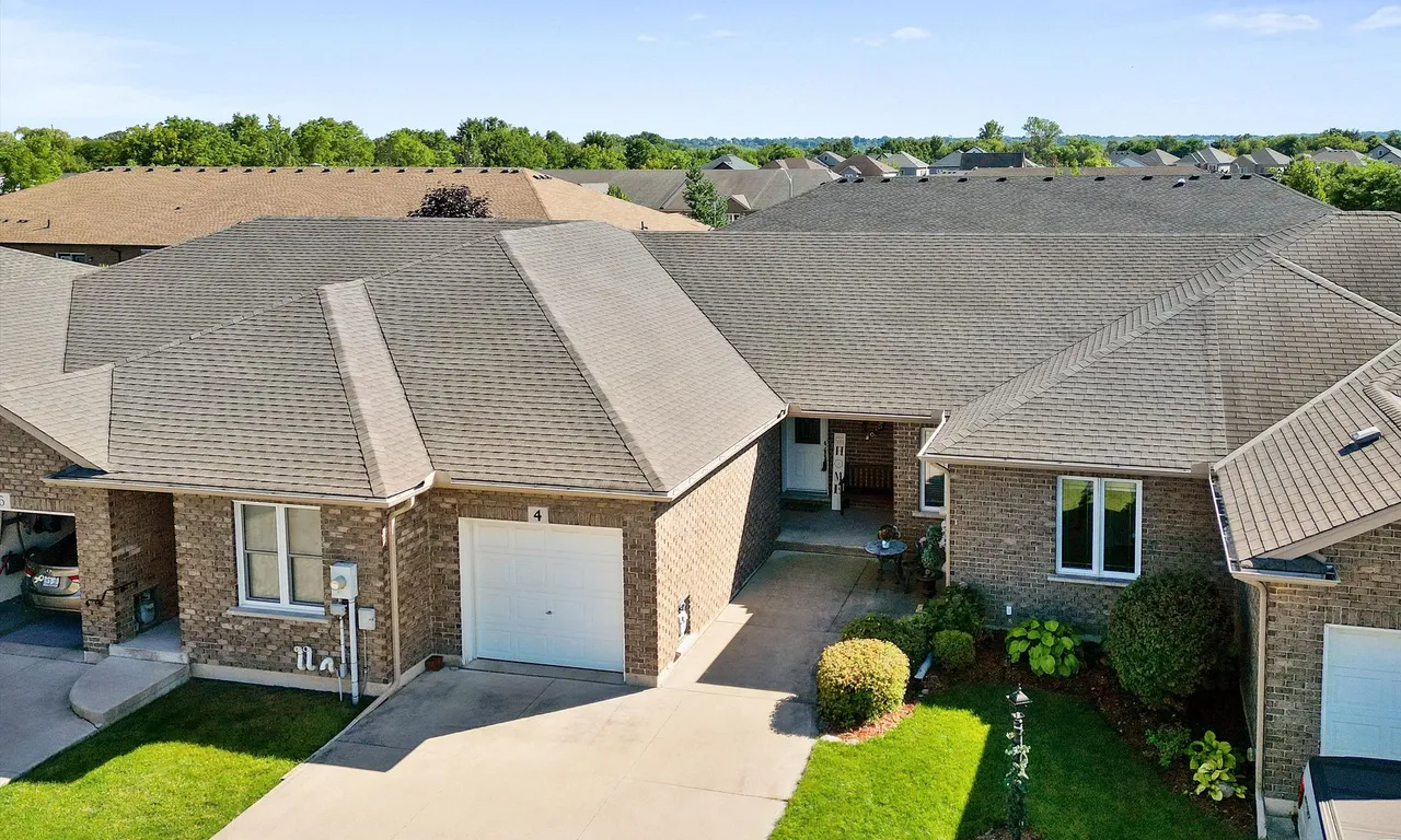 4 Avery Cres, St. Catharines, ON L2P 0B4