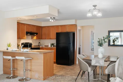 4 Avery Cres, St. Catharines, ON L2P 0B4