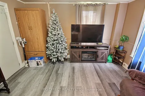 60 Queen Street, Quinte West, ON K8V 4X8