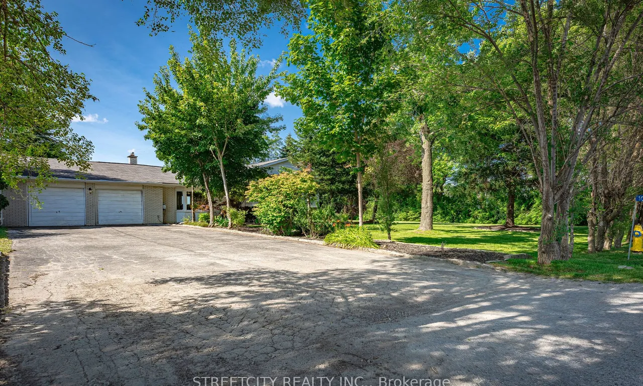 1007 Sunningdale Rd, London, ON N6G 5B7