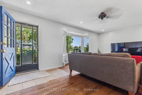 1007 Sunningdale Rd, London, ON N6G 5B7