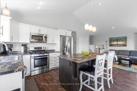 17 Denyes Rd, Belleville, ON K0K 2V0