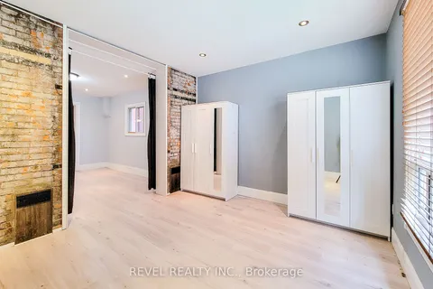 114 Tisdale St, Hamilton, ON L8L 5M6