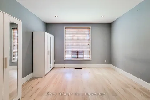 114 Tisdale St, Hamilton, ON L8L 5M6