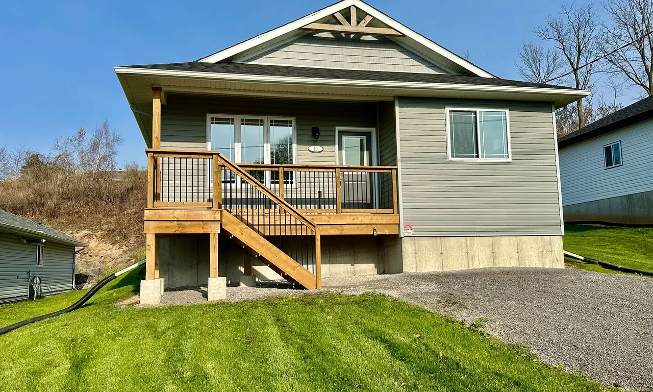 10 Gladstone St, Madoc, ON K0K 2K0